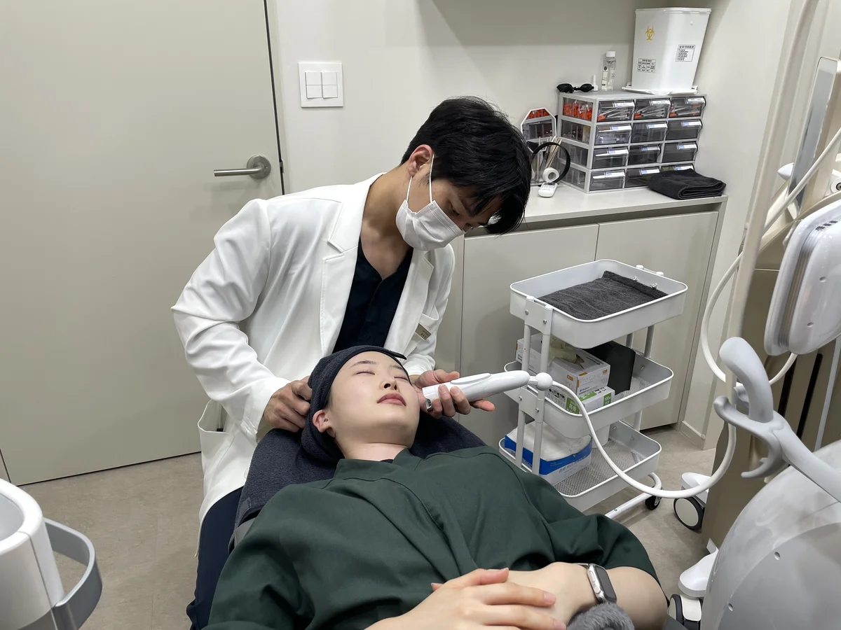 丽贝瑞RE:BERRY江南院长操作干细胞皮肤导入