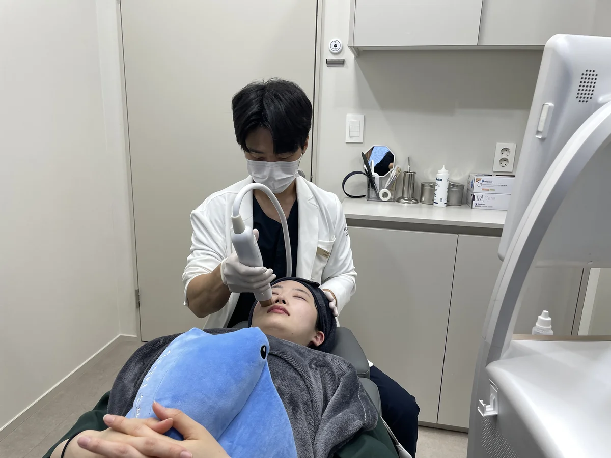 Chin filler injection for V-line chin projection at RE:BERRY Gangnam