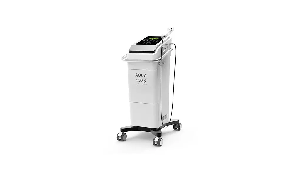 Aqua Peel device used for acne treatment hongdae seoul at RE:BERRY clinic near Hongik University Station