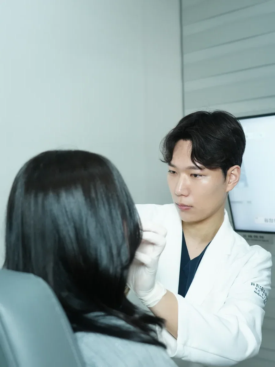 Doctor performing skin booster injection at RE:BERRY Incheon Airport