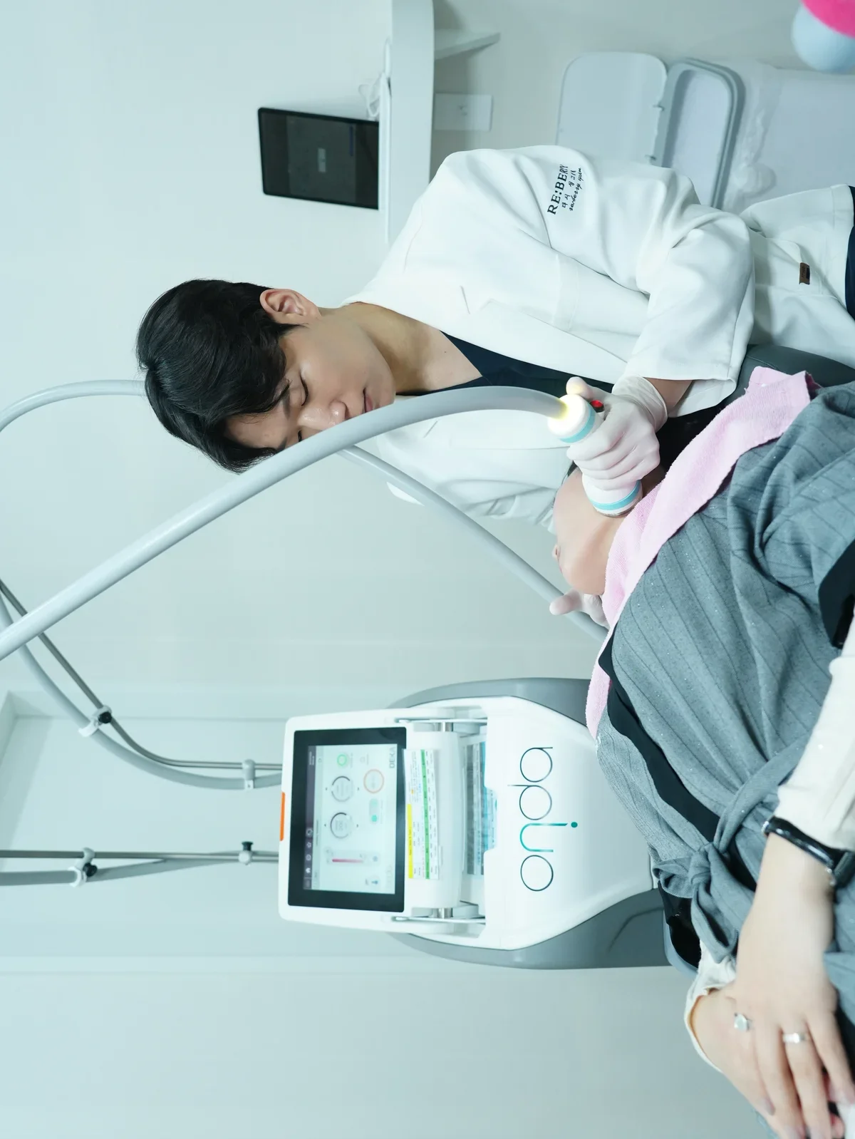 PDO thread lift procedure near Seoul at RE:BERRY Incheon Airport