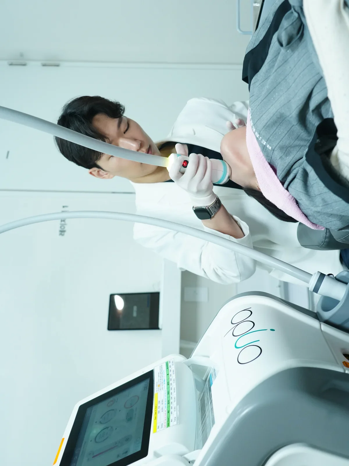 MINT thread lift procedure with molded barb technology at RE:BERRY Korea