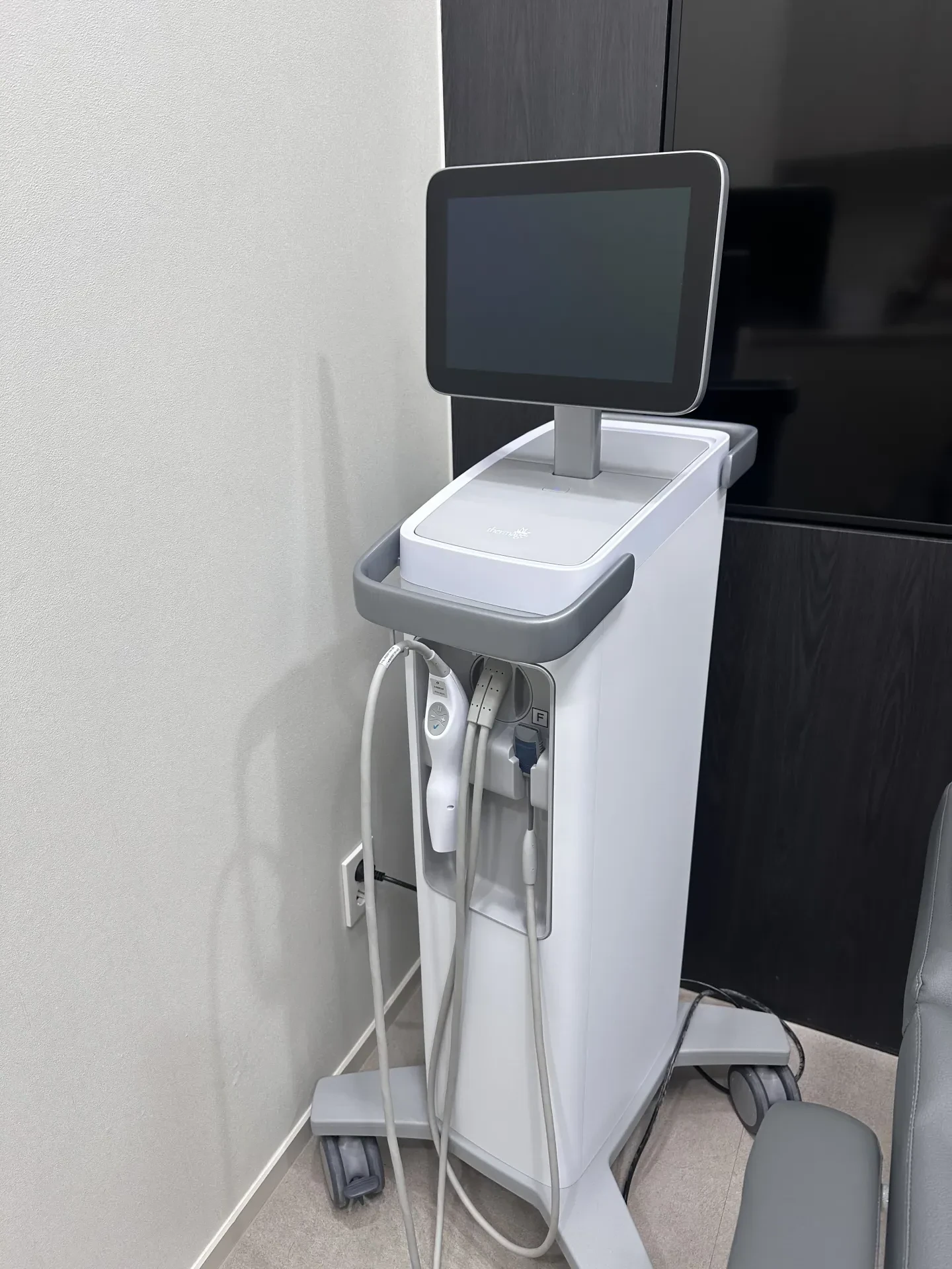 Lifting RF radiofrecuencia Incheon Aeropuerto Corea con Thermage FLX en Clínica RE:BERRY Incheon junto al Aeropuerto ICN