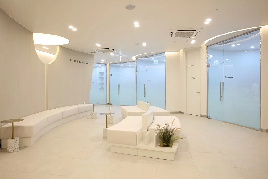 Laser toning treatment for glass skin at RE:BERRY Incheon Airport Korea