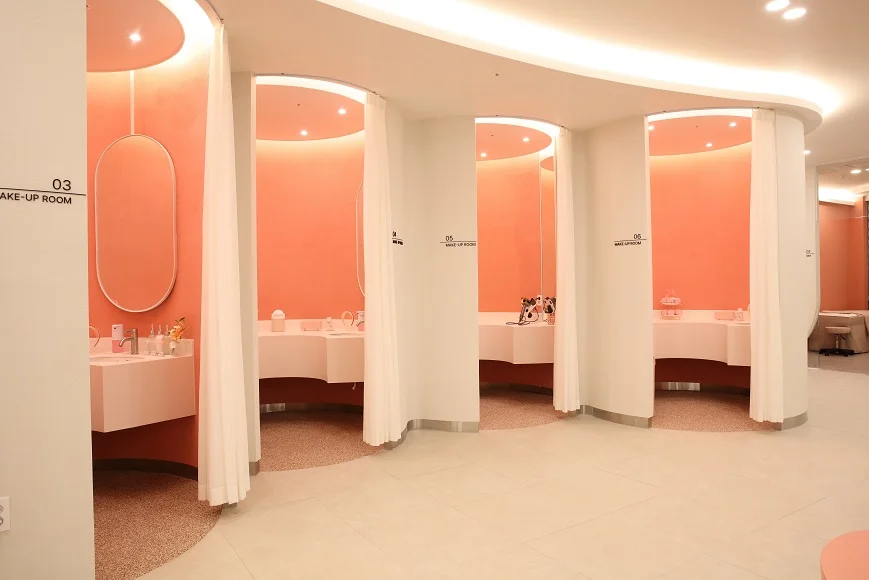 Post-lifting treatment recovery at RE:BERRY Incheon Airport