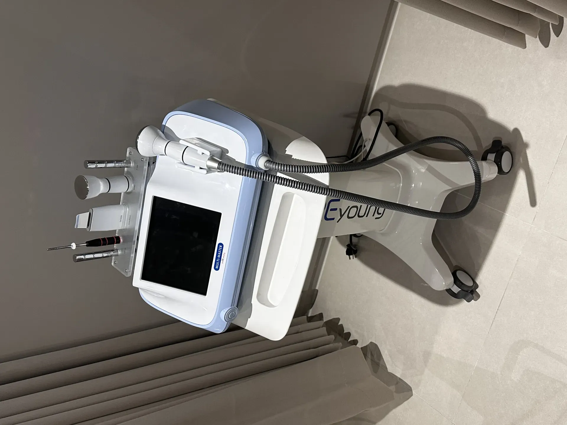 Multiple aesthetic devices available at RE:BERRY Myeongdong Seoul