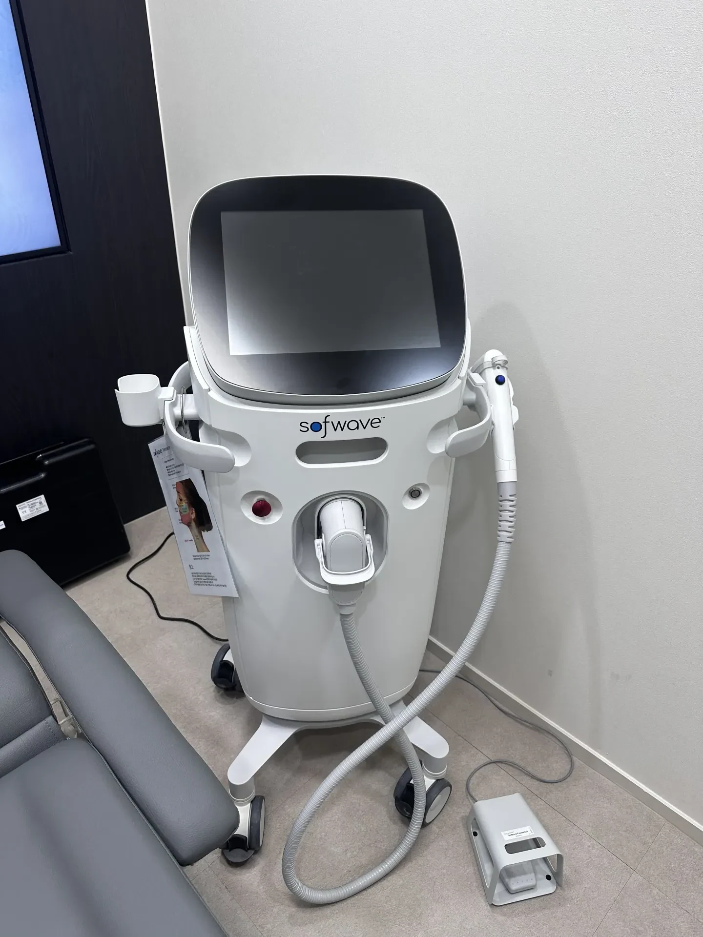 Allergan Botox vs Xeomin Myeongdong Seúl — comparación marcas en Clínica RE:BERRY Myeongdong